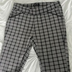 Suko Jeans pullover skinny pants. Black and white checkered. Thick spandex.